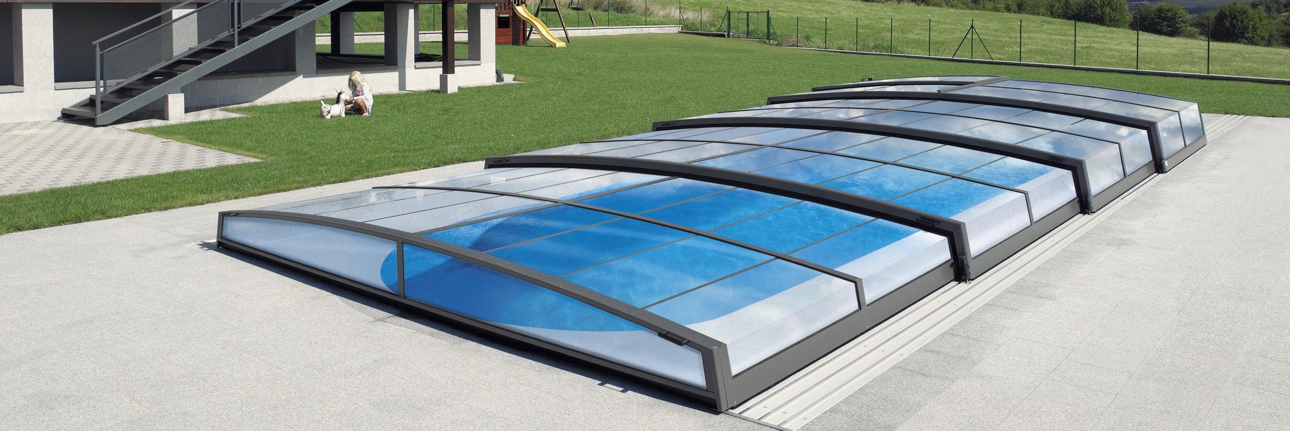 closed-enclosure-crown