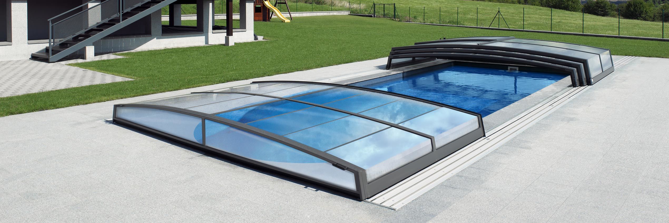 semi-opened-enclosure-crown