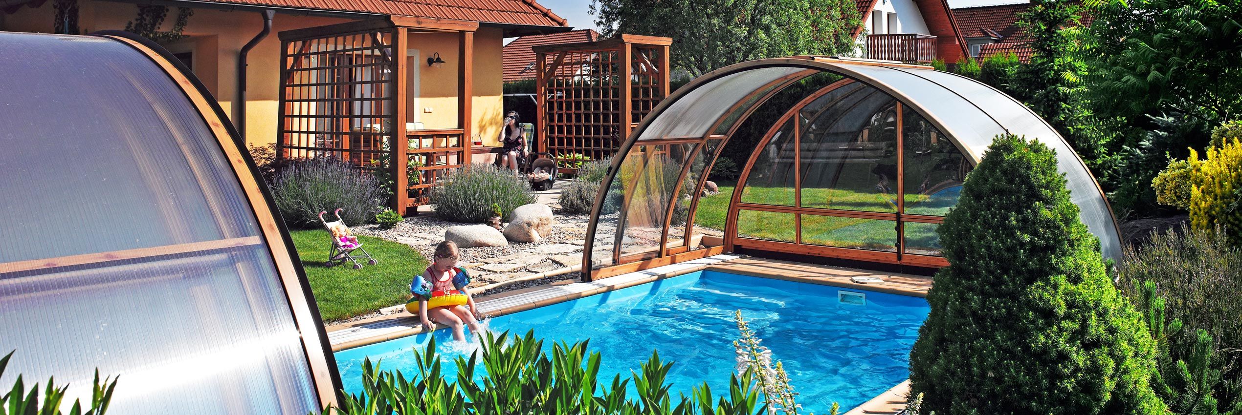 universe-neo-telescopic-pool-cover-portugal-semi-open